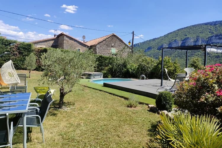 Gîte Prestige Soleilo et Spa à Mostuéjouls